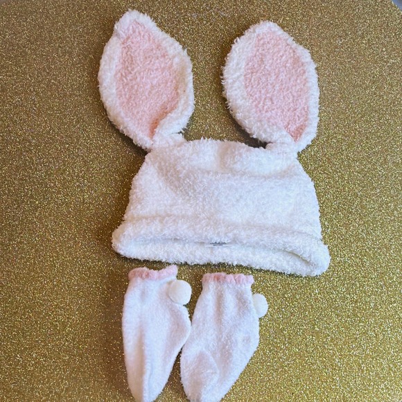 Mud Pie Other - Mud Pie Plush Bunny Ear Beanie Hat & Booties Set 0-6M White/Pink Lightweight